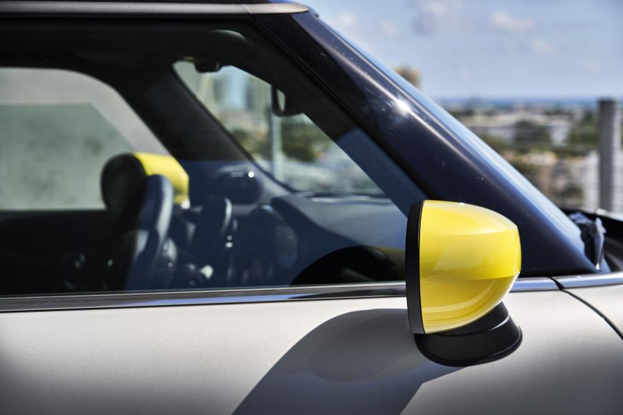 Детали экстерьера Mini Cooper SE (F56) 2020 года  (NA) (фото 324 из 342)